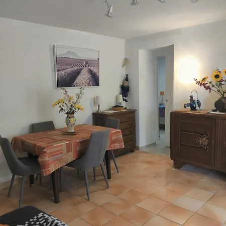 Edmond Apartamento *